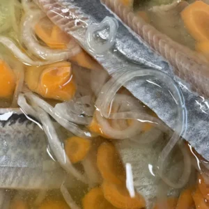 4 filets de harengs doux marinés oignons carottes fait maison