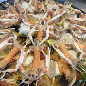 Paella faite maison vendue à la part